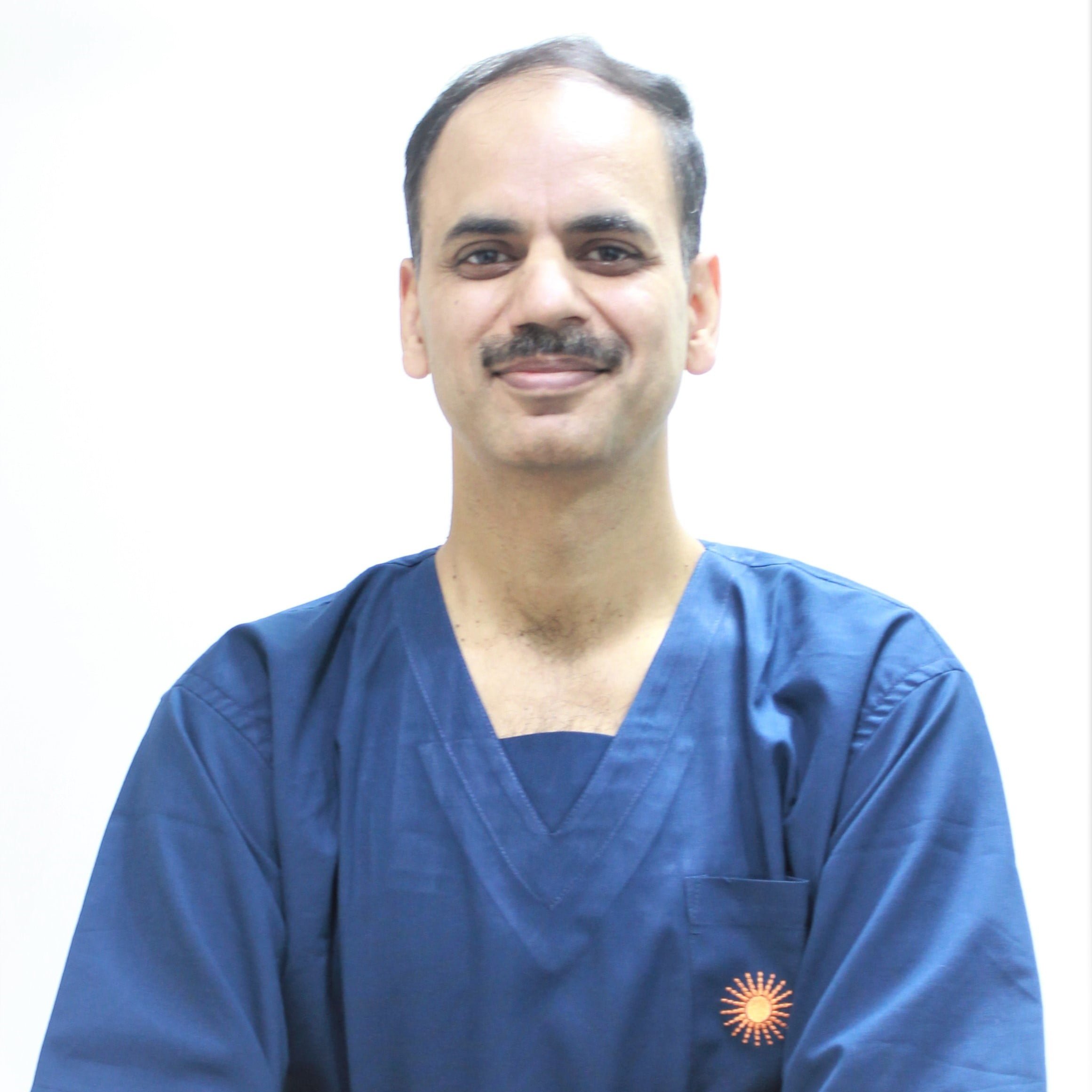 Dr. Sumit Batra Medserg